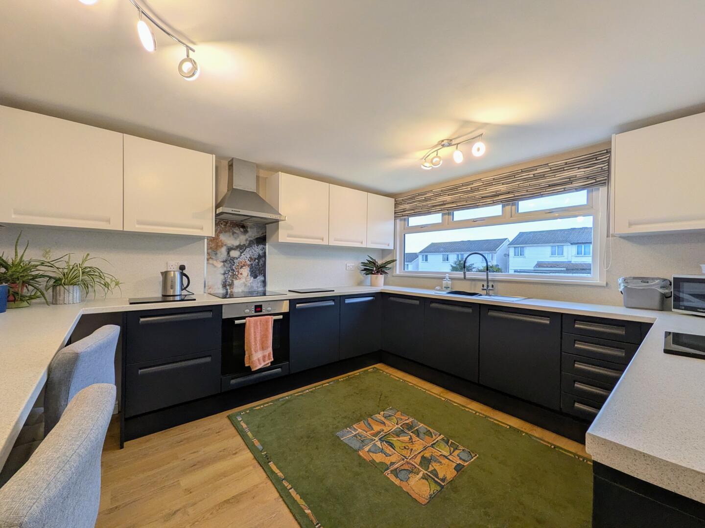 3 bed property in Northey Close, Shortlanesend